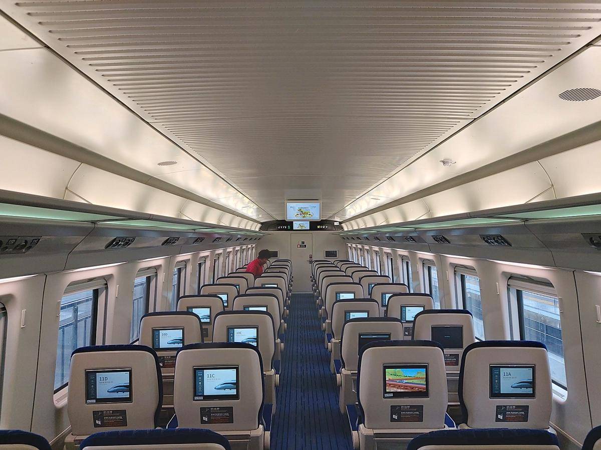 potret interior KTX