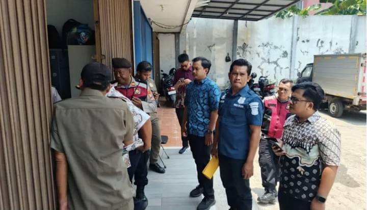 Disnaker dan kepolisian datangi ruko diduga lakukan penipuan ke pencari kerja (dok. Pemkot Tangerang)