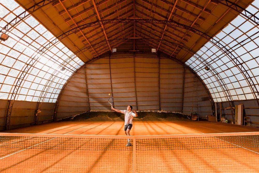 ilustrasi lapangan badminton (freepik.com/freepik)
