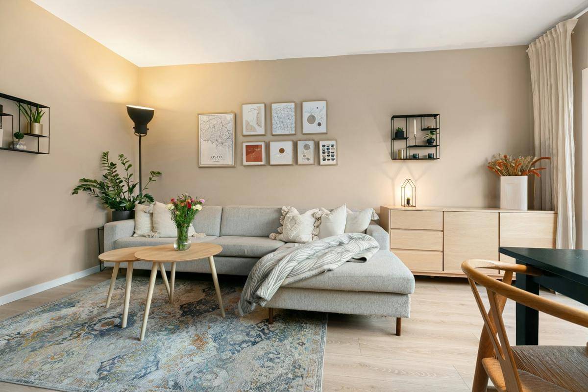 ilustrasi interior ruang tamu dengan warna beige