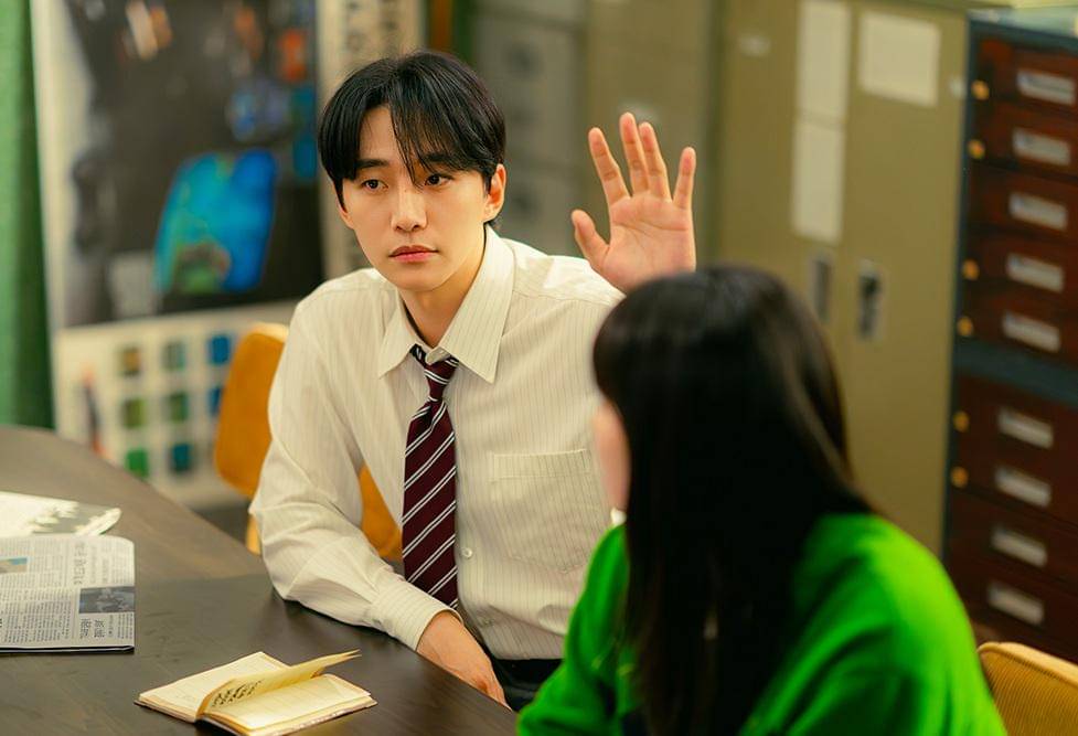 still cut drama Korea Typhoon Family (instagram.com/tvn_drama)