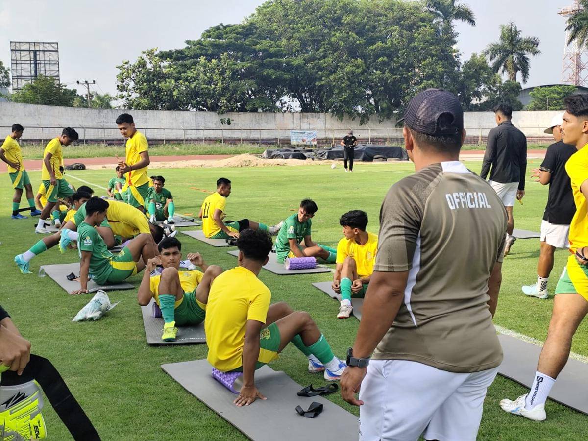 Tim Nusantara Lampung FC saat berlatih. (IDN Times/Muhaimin)