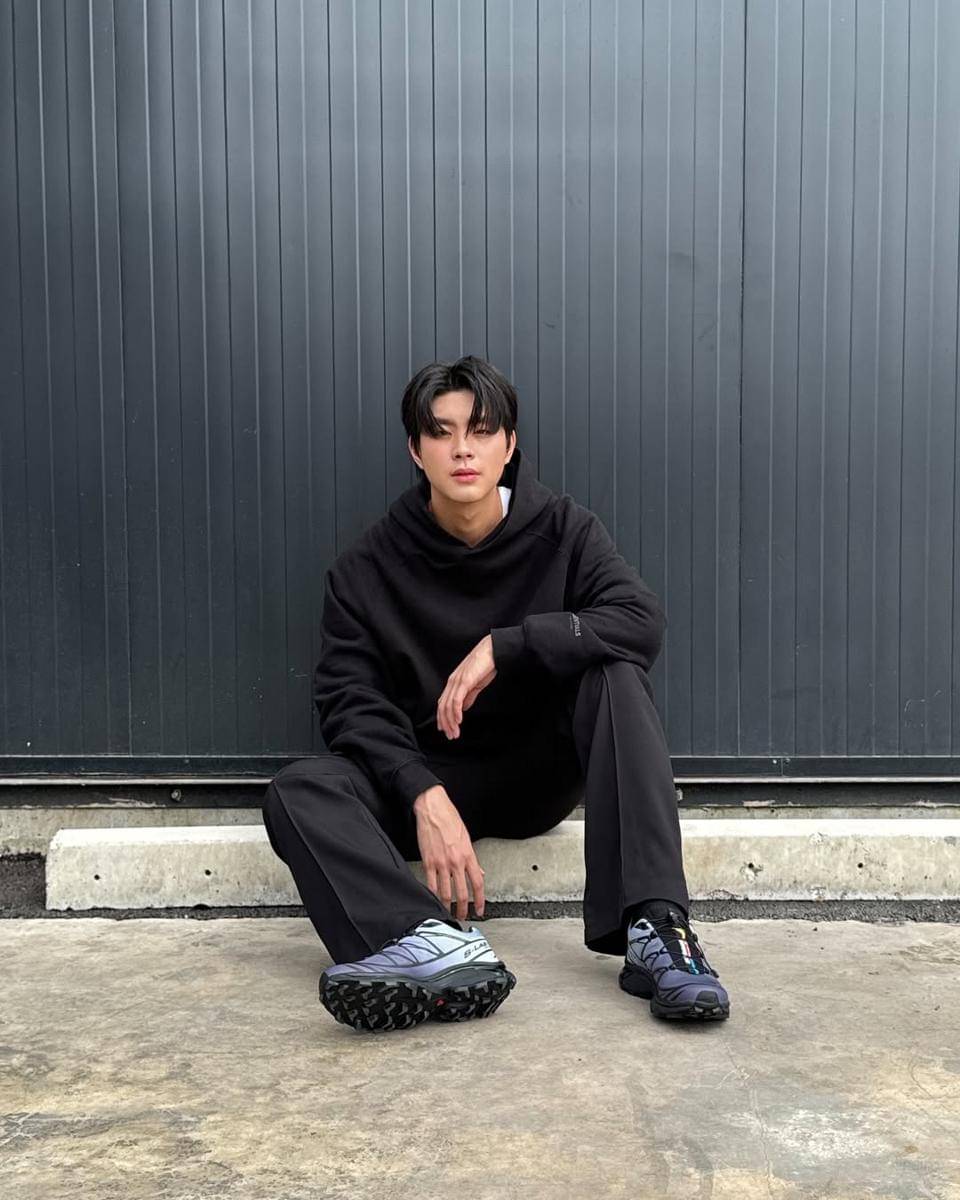 outfit minimalis ala Kin Thanachai (Instagram.com/kinn_ts)