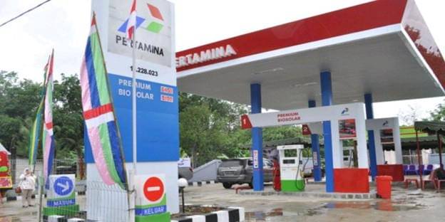 Foto SPBU (https://transportasimedia.com/detail/12598/mobil-indonesia-disebut-siap-minum-bbm-etanol-20-persen-benarkah)