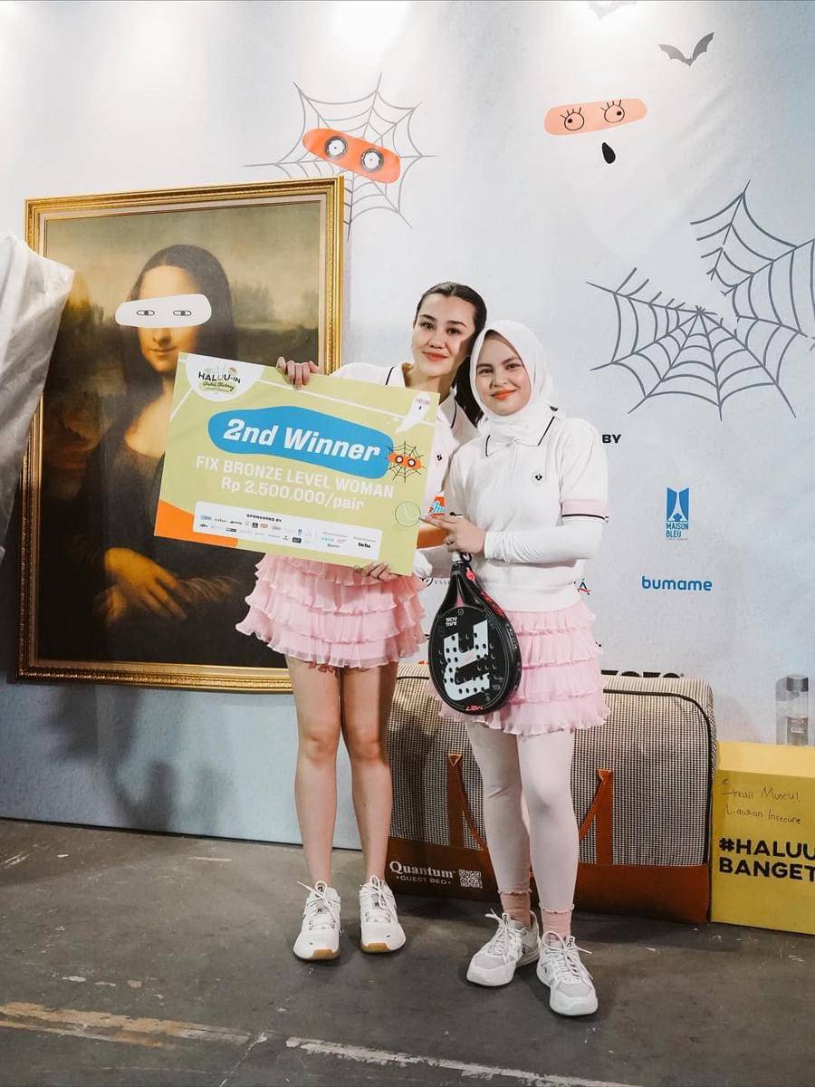 potret Aaliyah Massaid dan sahabat ikut turnamen padel 
