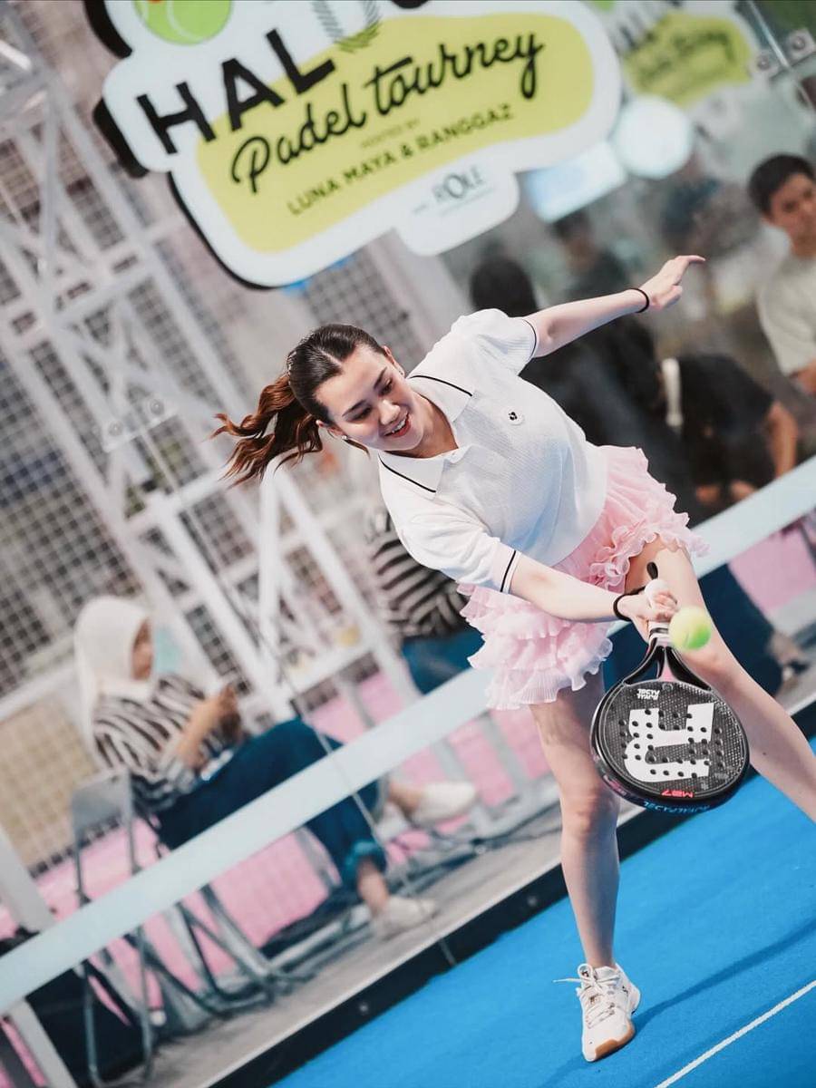 potret Aaliyah Massaid ikut turnamen padel 