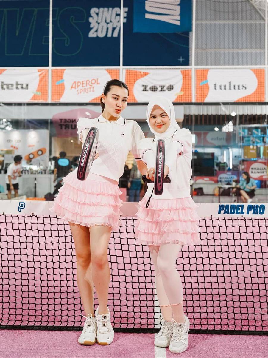potret Aaliyah Massaid ikut turnamen padel 