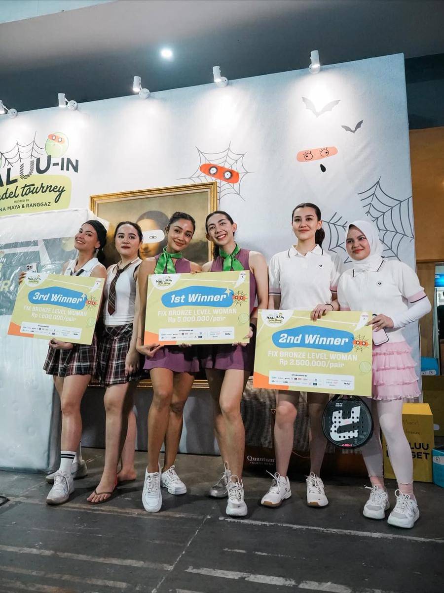 potret Aaliyah Massaid ikut turnamen padel 