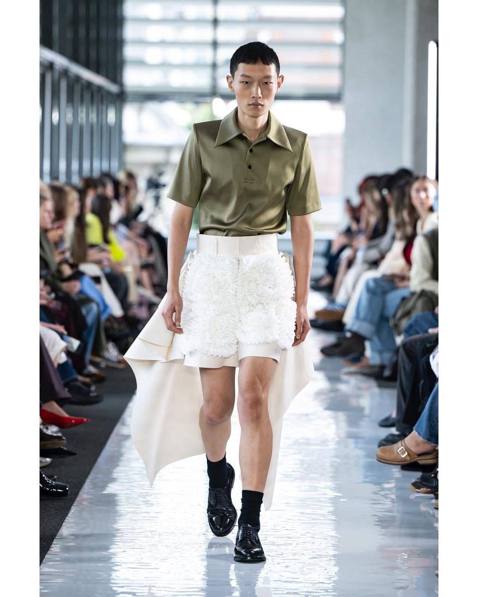 Koleksi TOGA S/S '26 di London Fashion Week (instagram.com/togaarchives)