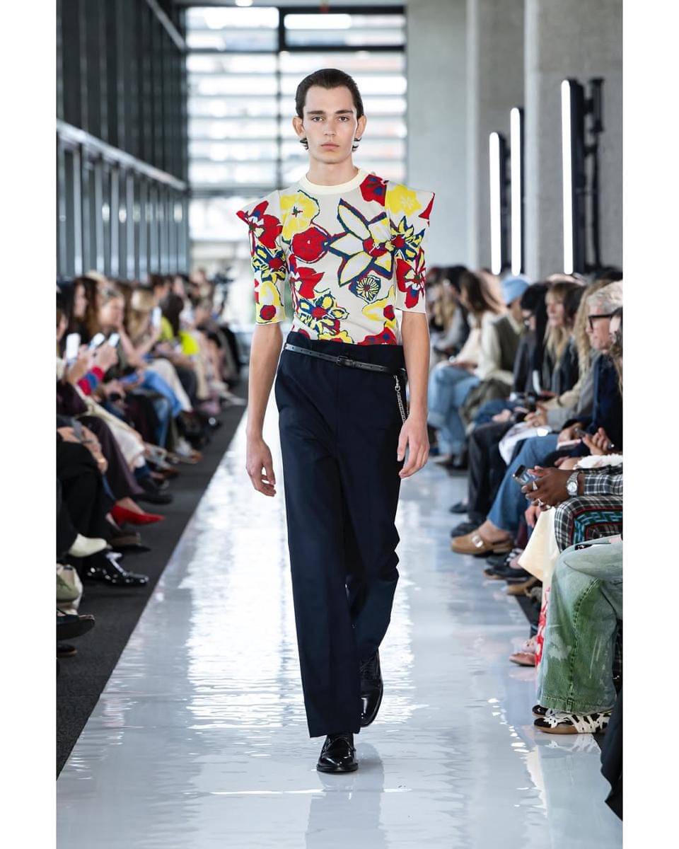 Koleksi TOGA S/S '26 di London Fashion Week (instagram.com/togaarchives)
