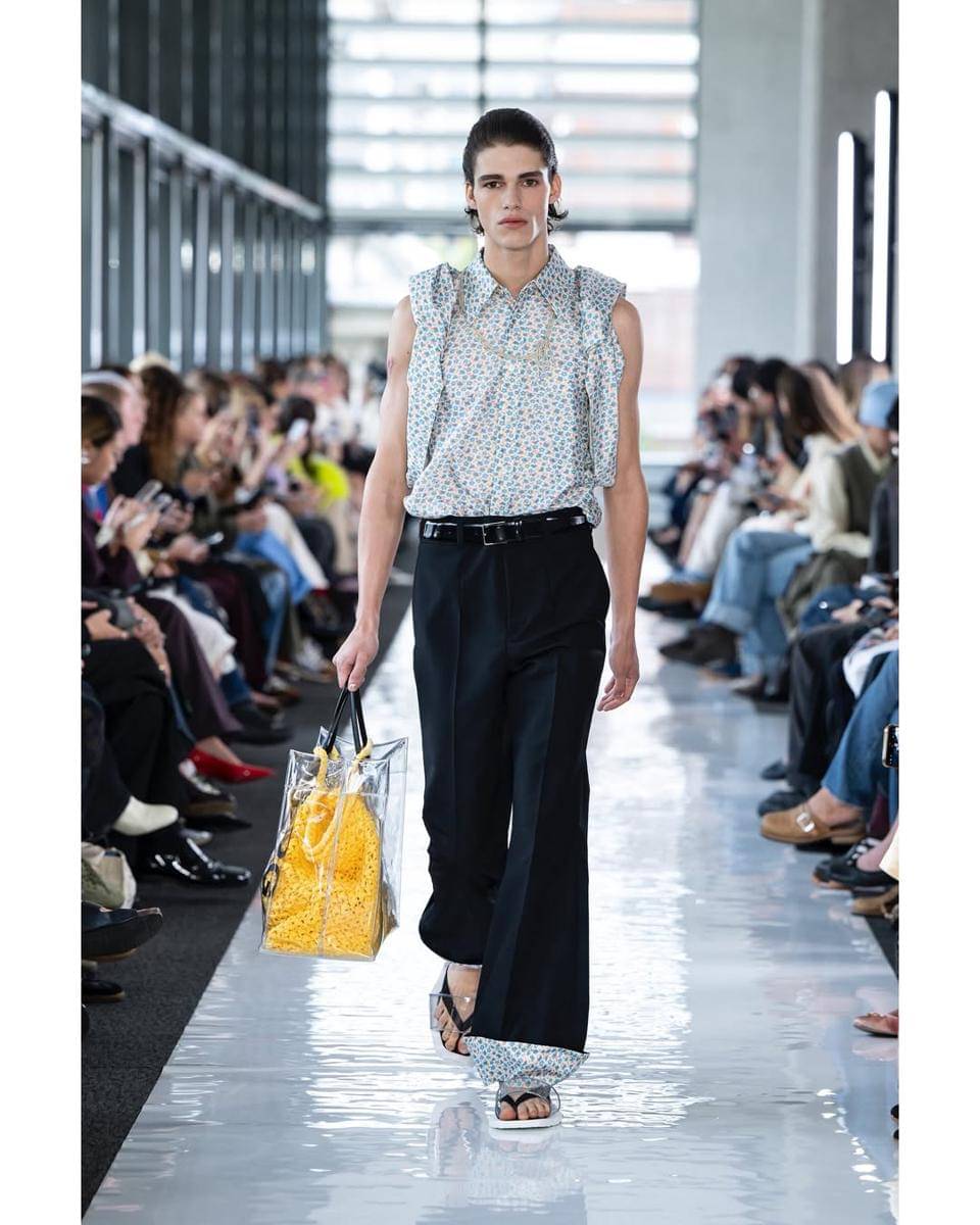 Koleksi TOGA S/S '26 di London Fashion Week (instagram.com/togaarchives)