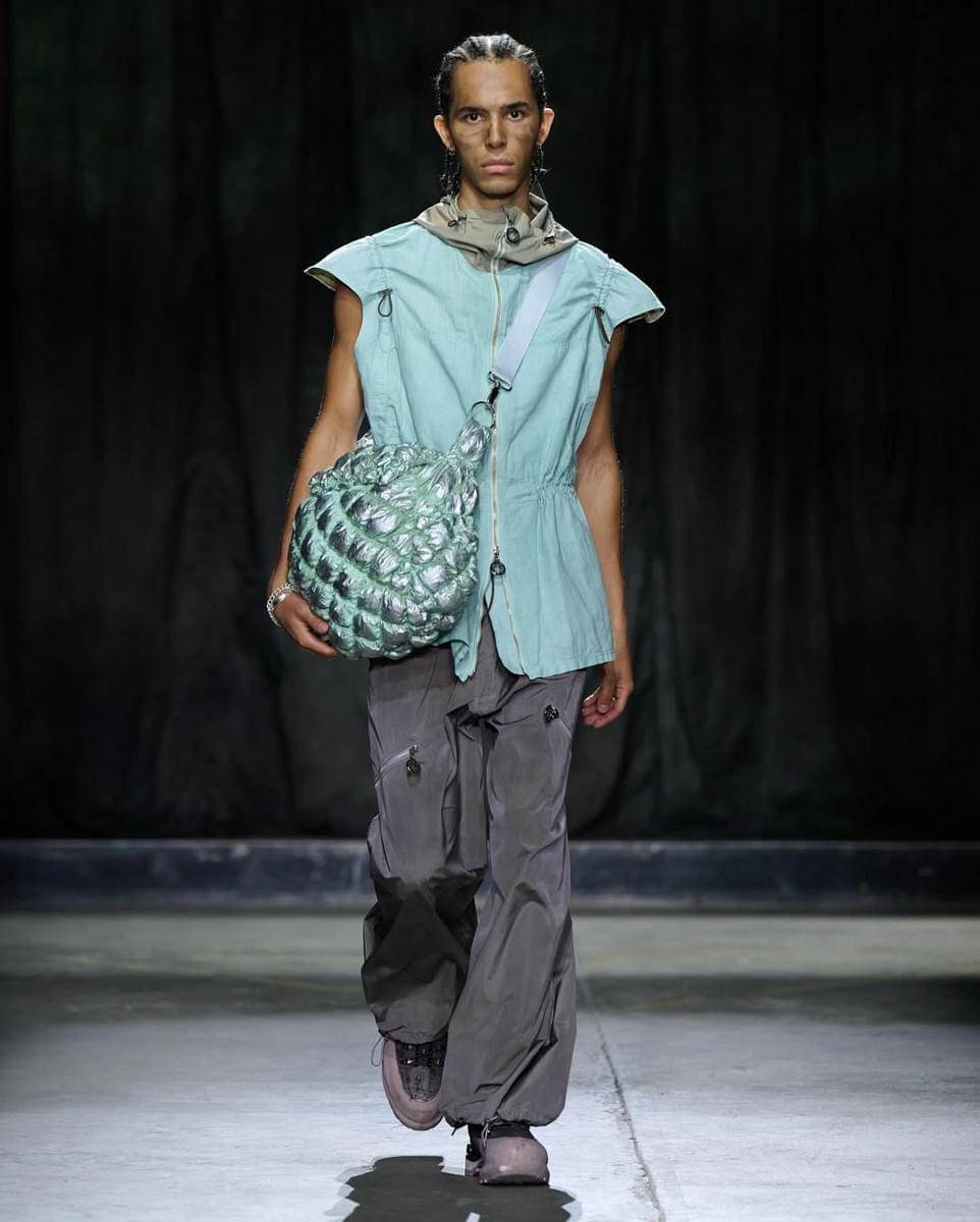 Koleksi Charlie Constantinou S/S '26 di London Fashion Week (instagram.com/charlieconstantinou)