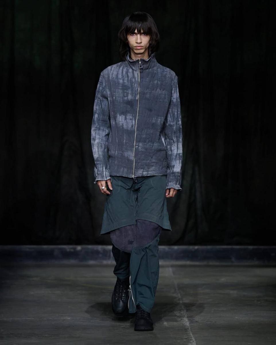Koleksi Charlie Constantinou S/S '26 di London Fashion Week (instagram.com/charlieconstantinou)