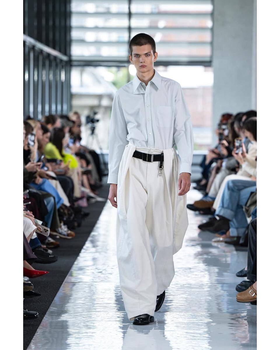 Koleksi TOGA S/S '26 di London Fashion Week (instagram.com/togaarchives)