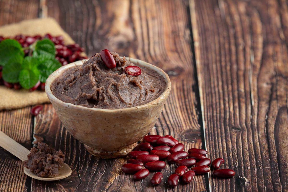 ilustrasi haluskan kacang merah (freepik.com/jcomp)