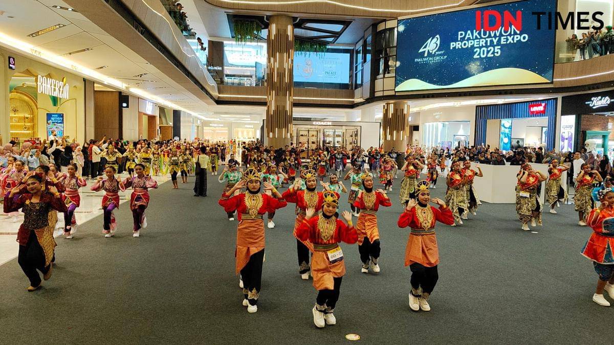 Ratusan orang menari di Bekasi