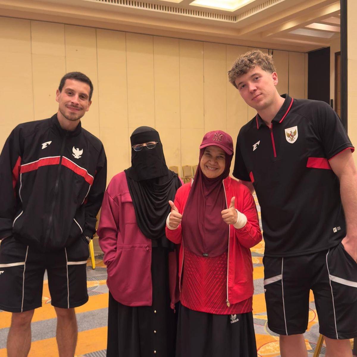 Umi Pipik ketemu pemain timnas Indonesia