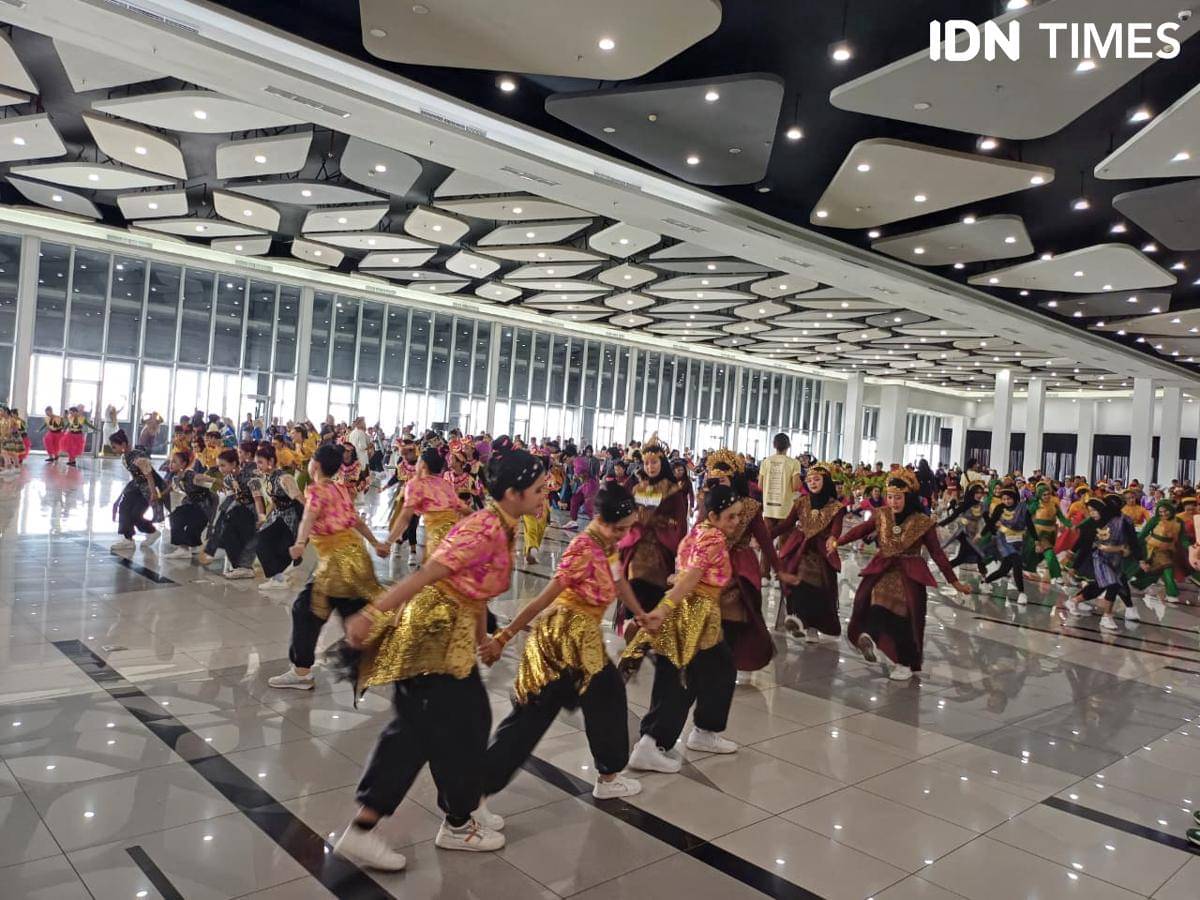 Indonesia Menari 2025 di Palembang (IDN Times/Feny Maulia Agustin)