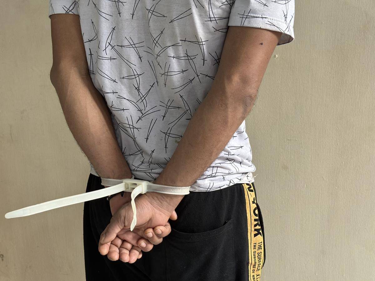 Pria bersajam todong warga dan minta uang Rp100 ribu.