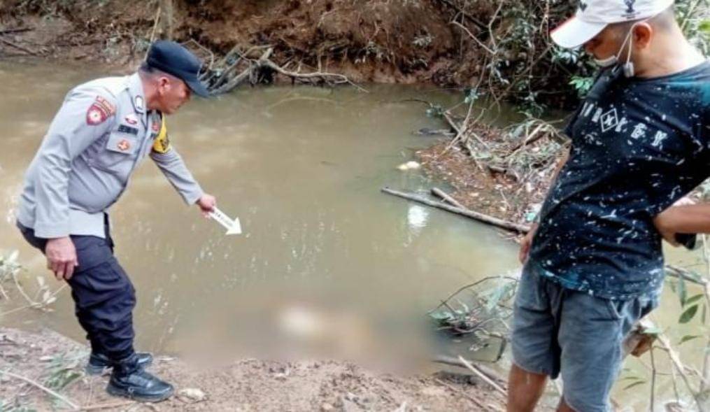 Penemuan jasad lansia di Kecamatan Sungai Keruh. (Dok. Polres Muba)