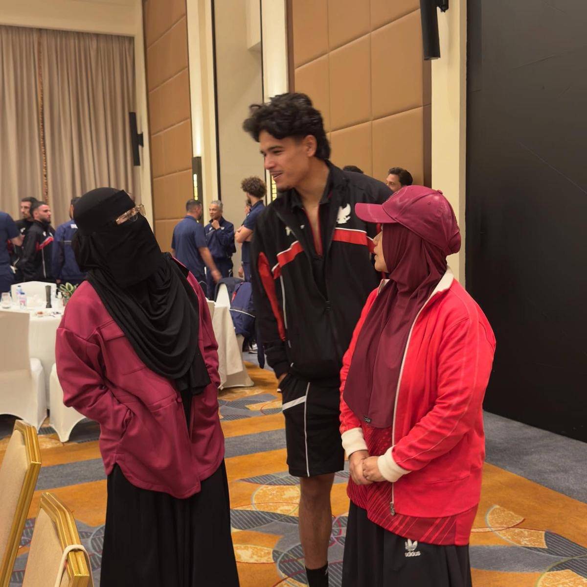 Umi Pipik ketemu pemain timnas Indonesia