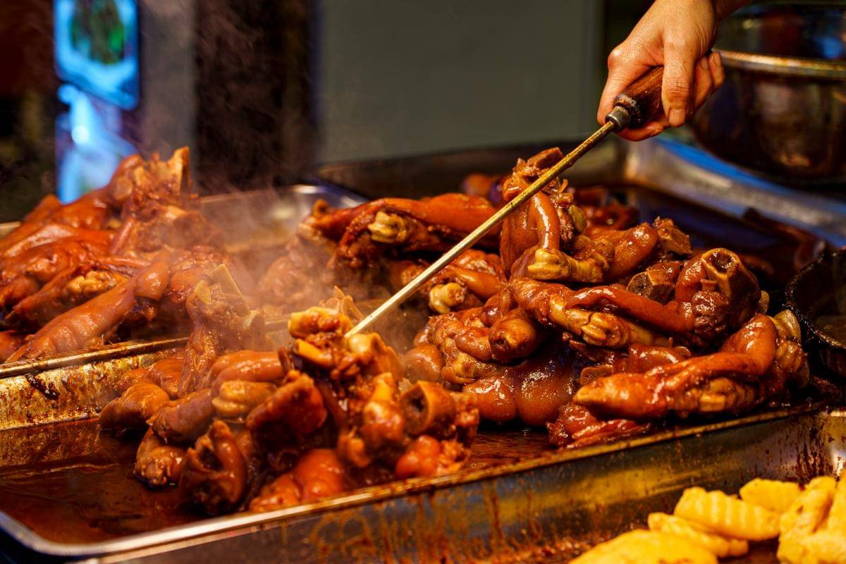 Potret crispy pata khas Filipina