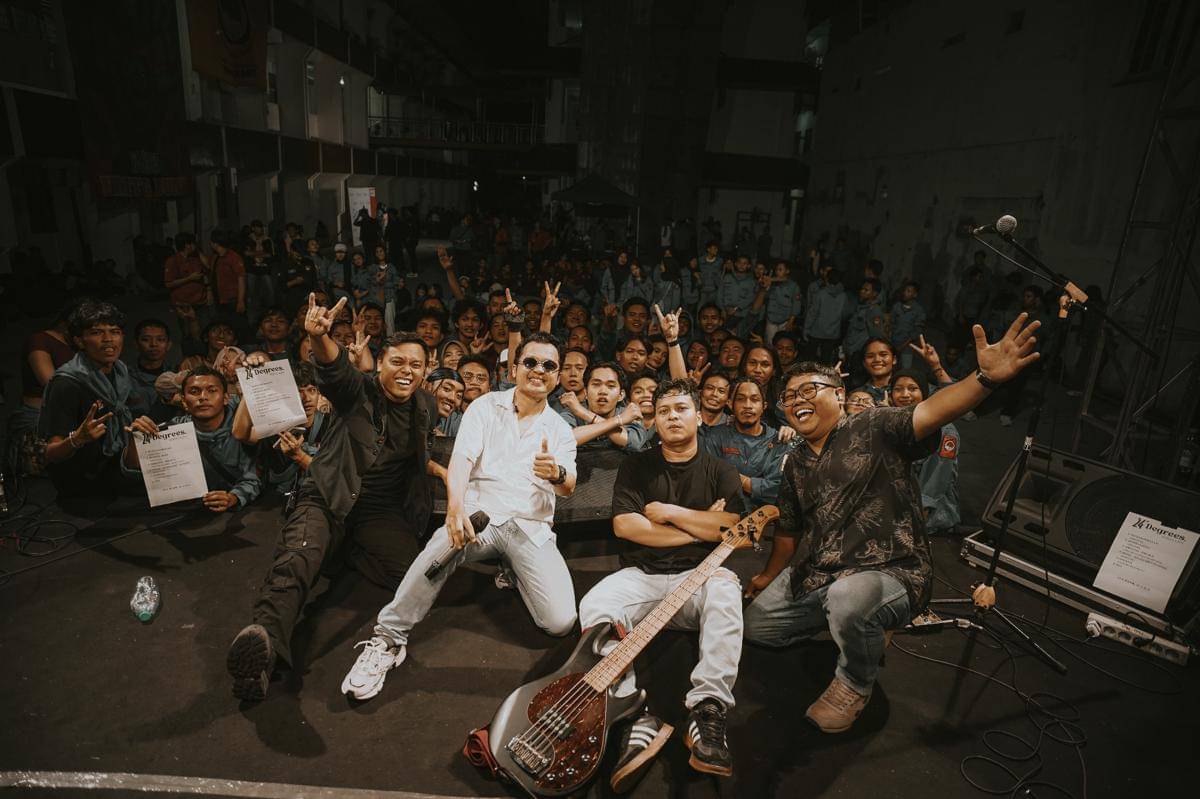 24 Degrees, band asal Jogja