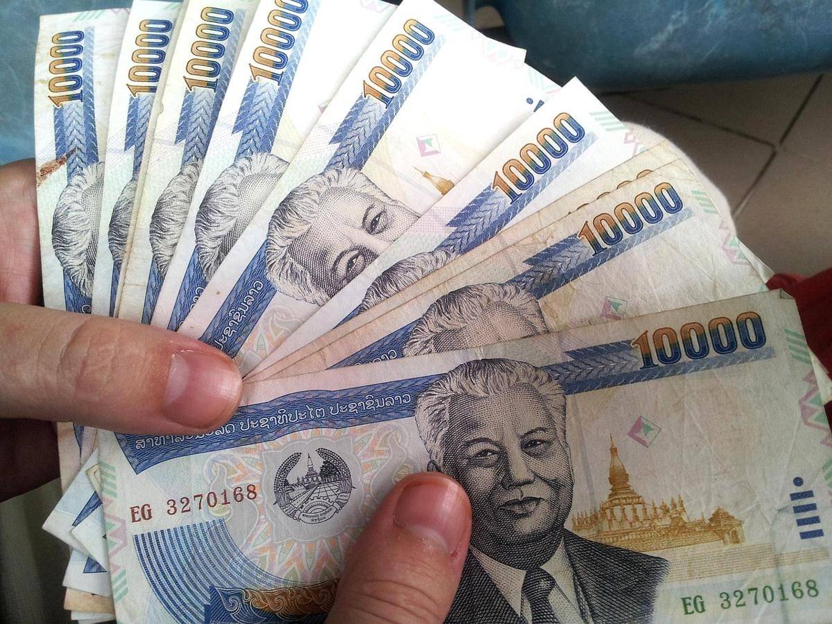 ilustrasi mata uang baht