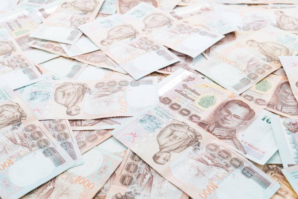 ilustrasi mata uang baht