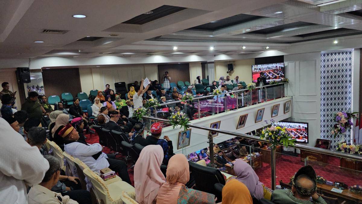 Rapat Paripurna HUT Ke-393 Kabupaten Tangerang Diwarnai Aksi Mahasiswa