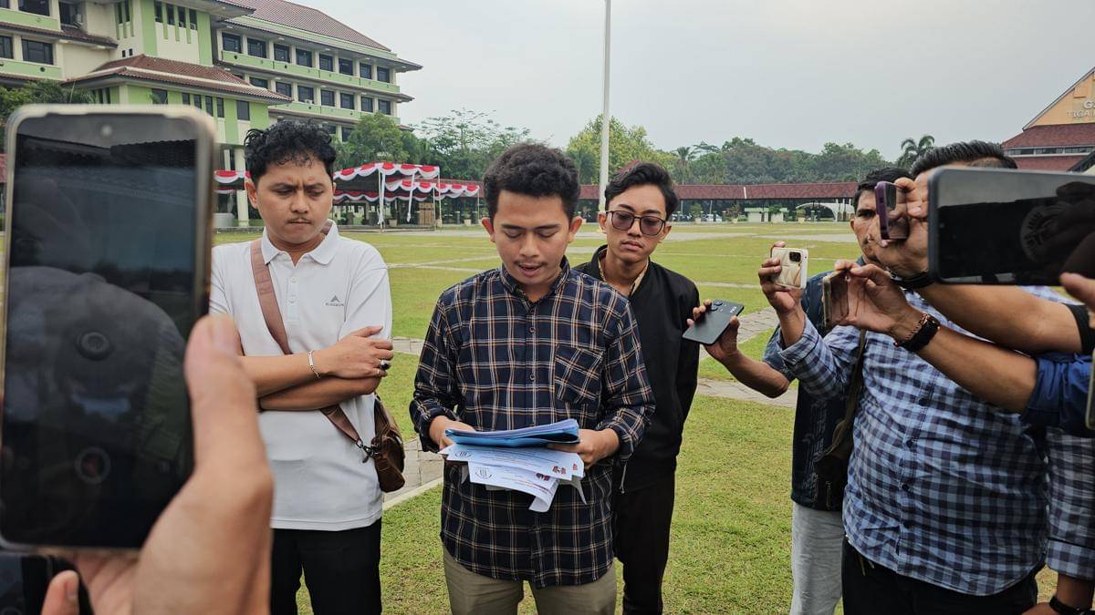 Rapat Paripurna HUT Ke-393 Kabupaten Tangerang Diwarnai Aksi Mahasiswa
