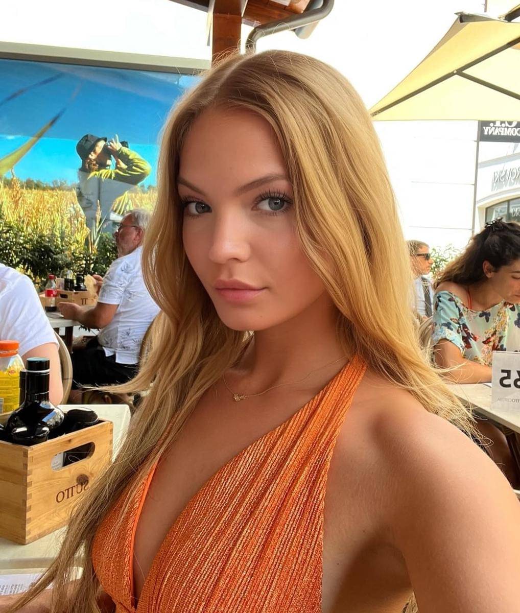 Rosalie Esmee Hooft (instagram.com/rosalieeh_)