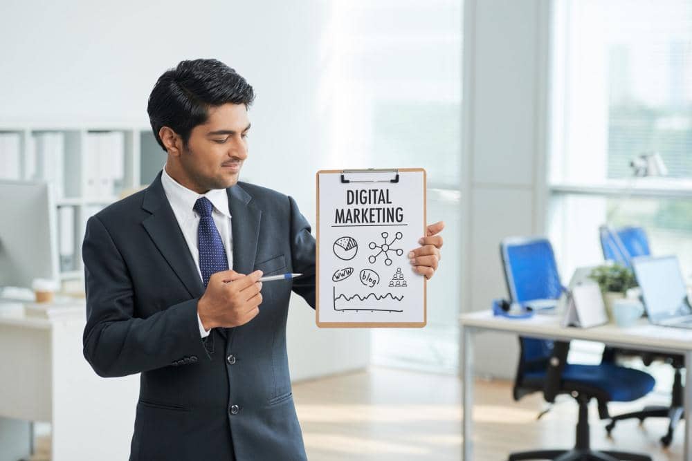 ilustrasi bekerja sebagai digital marketing