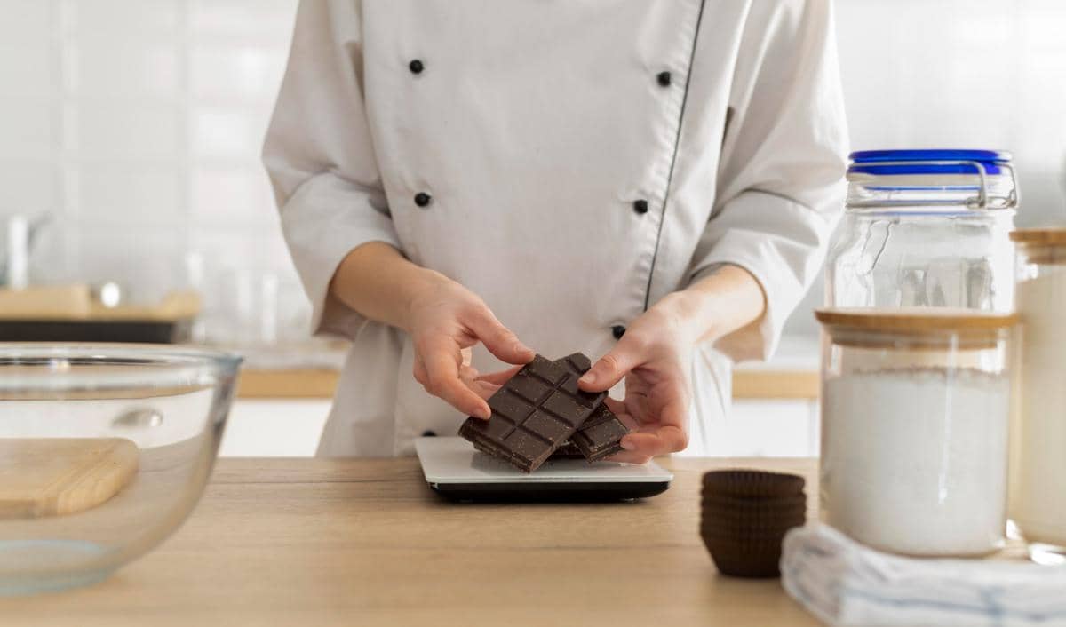 ilustrasi dark chocolate 