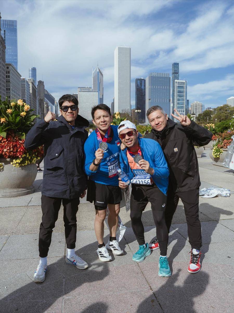 Tim Hore di Chicago Marathon (instagram.com/raffinagita1717)