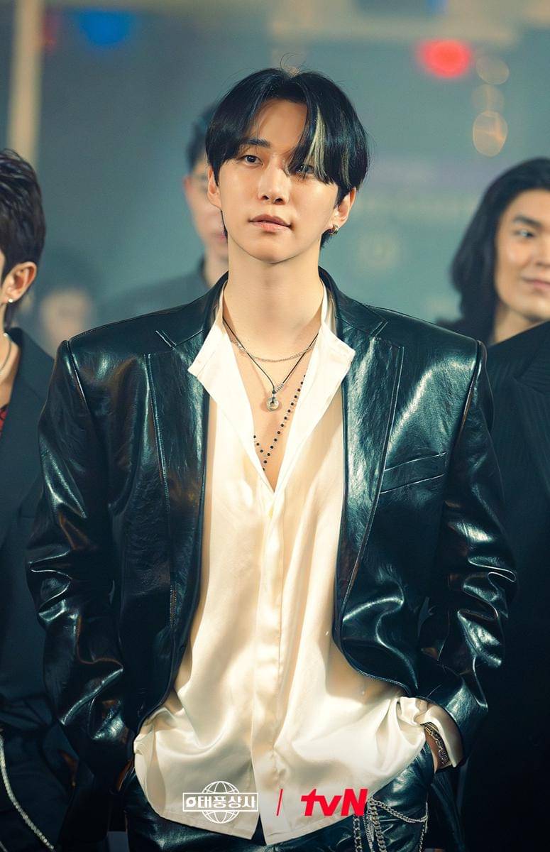 Lee Junho di Typhoon Family