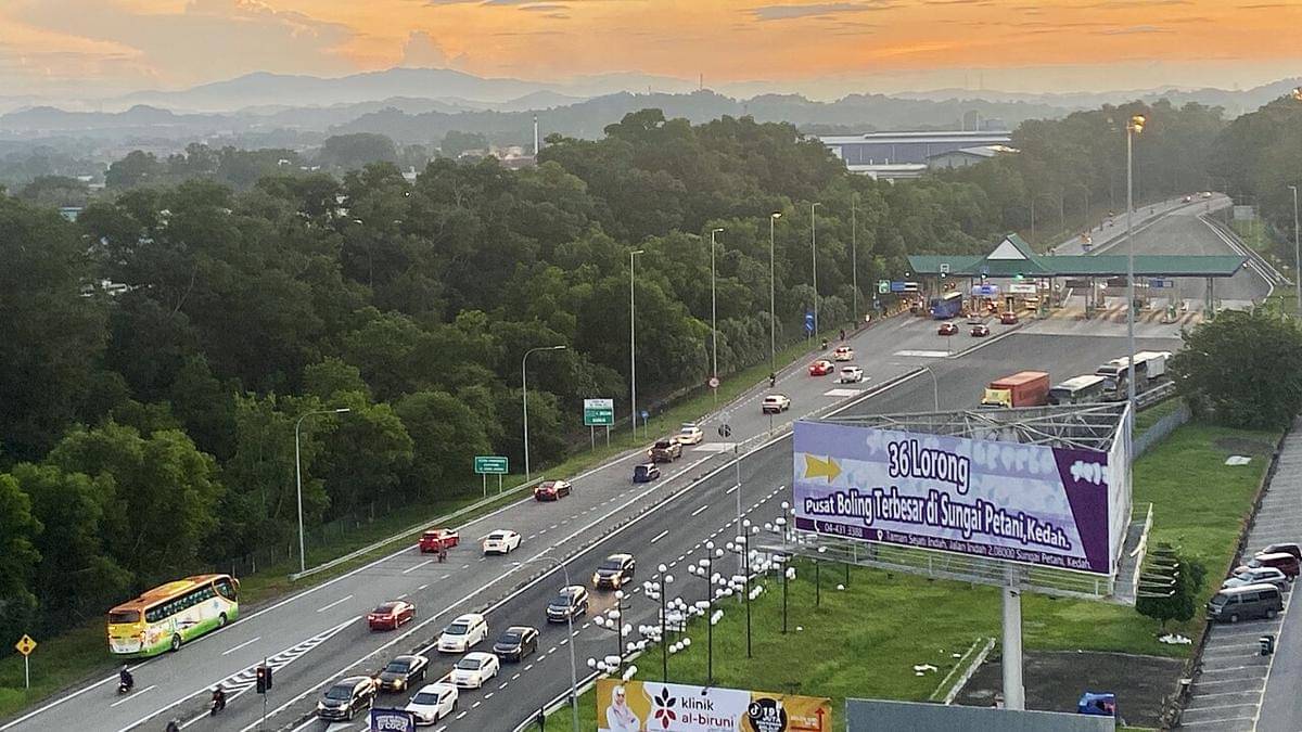 potret jalan tol di Malaysia (commons.wikimedia.org/Slleong)