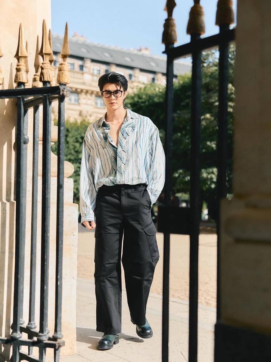 Style pakai kacamata ala Meen Nichakoon 