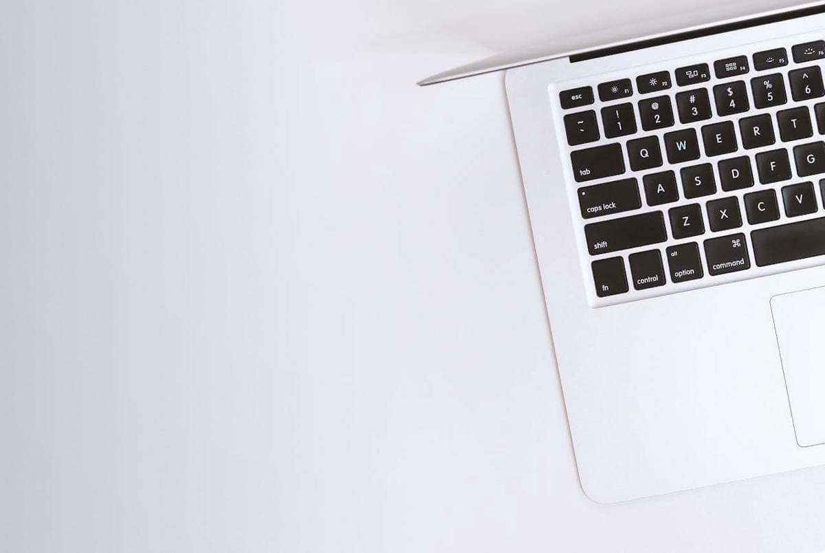 ilustrasi laptop 