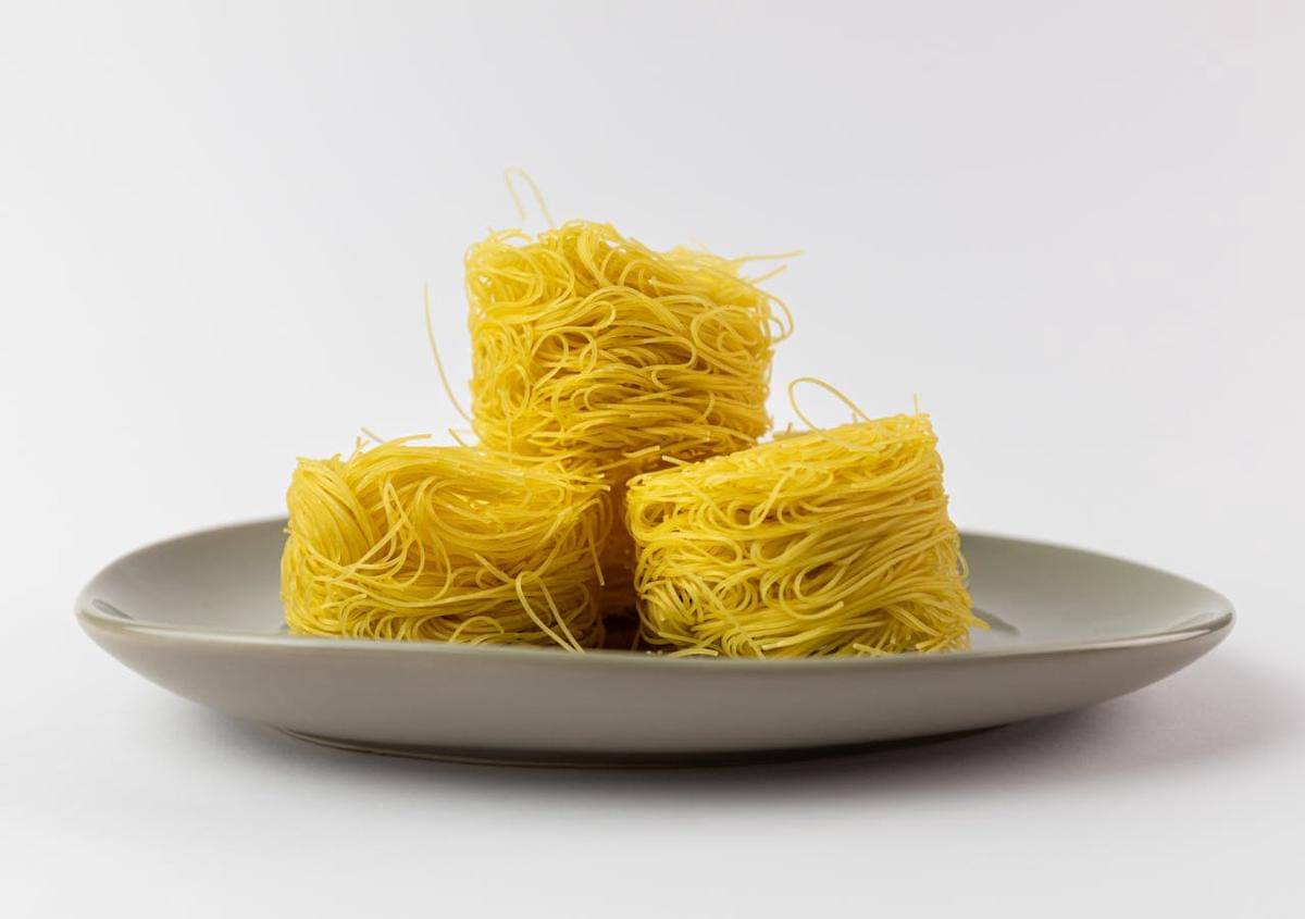 ilustrasi mi untuk chow mein