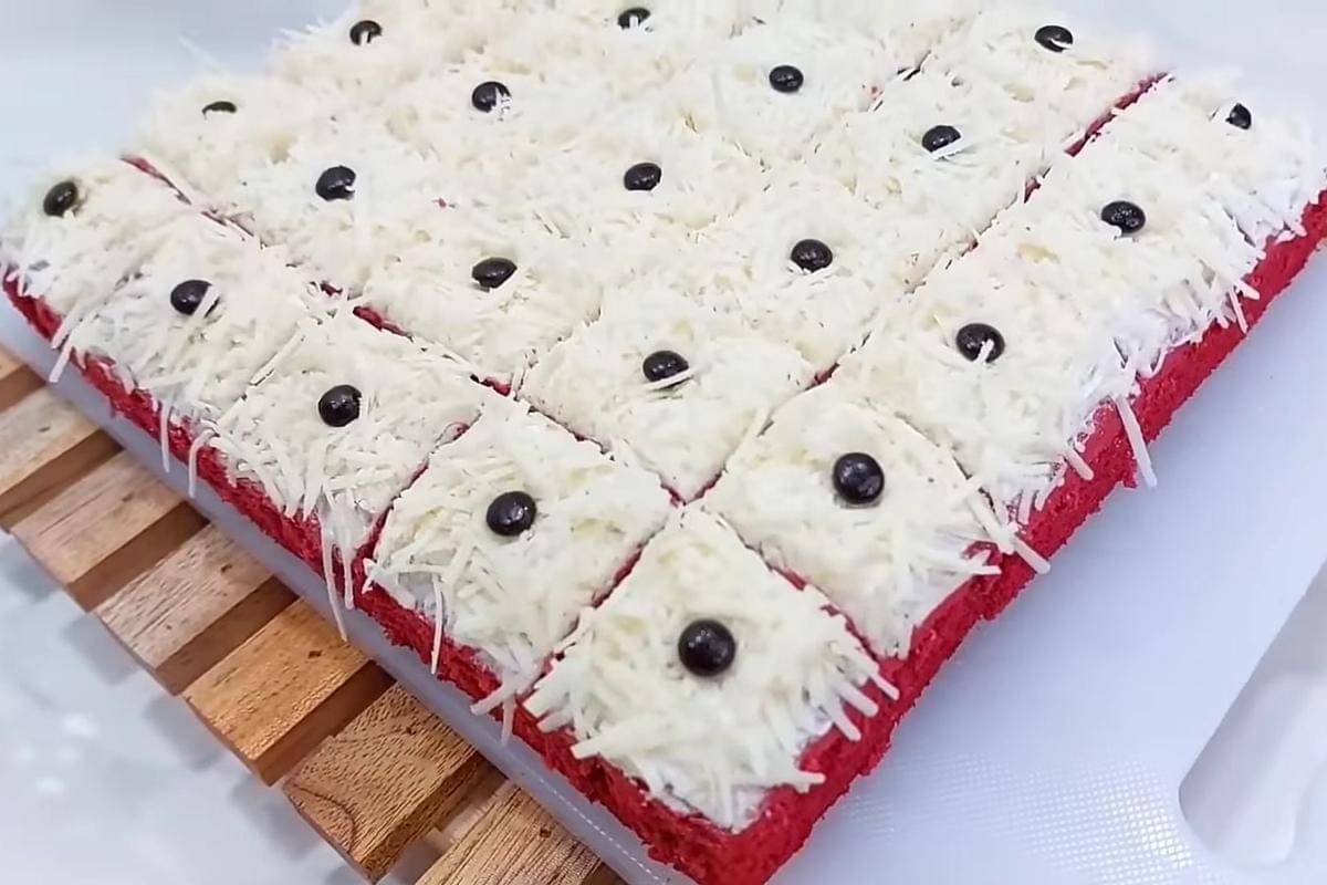ilustrasi bolu potong red velvet 1 telur 