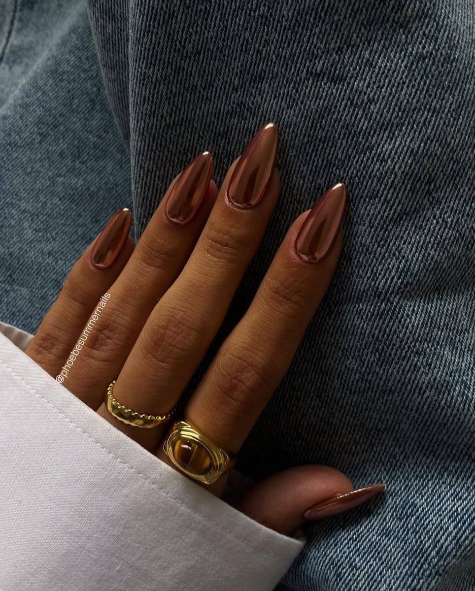 Inspirasi nail art toasted nails (instagram.com/phoebesummernails)