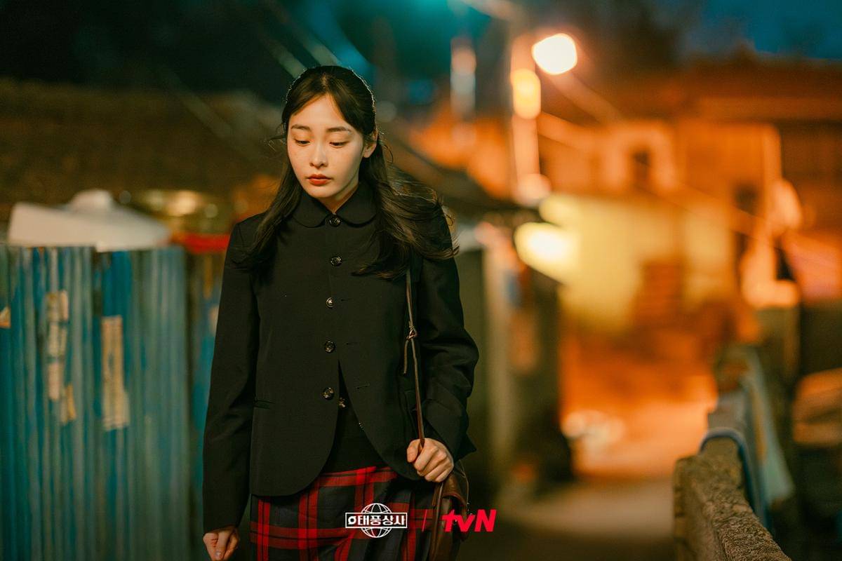 Cuplikan drama Korea Typhoon Family