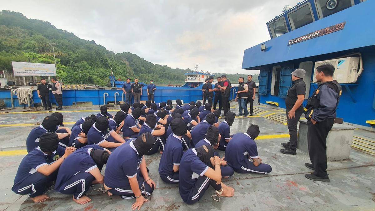 Sebanyak 41 warga binaan diboyong ke Nusakambangan
