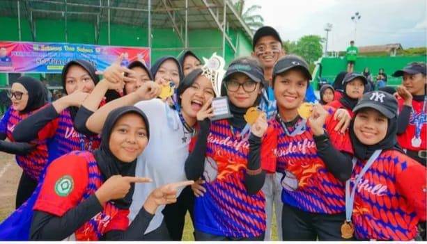 Tim softball putri Medan Polonia meraih emas Porkot Medan XV (dok.media Porkot)