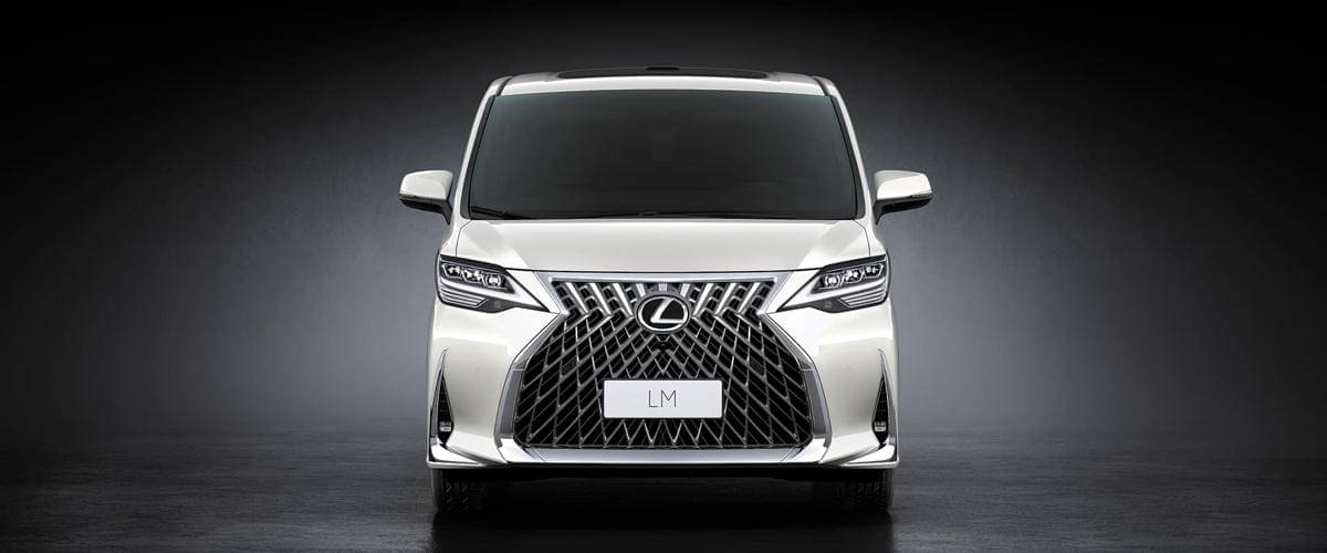 Lexus LM 350 7-Seater (lexus.co.id)