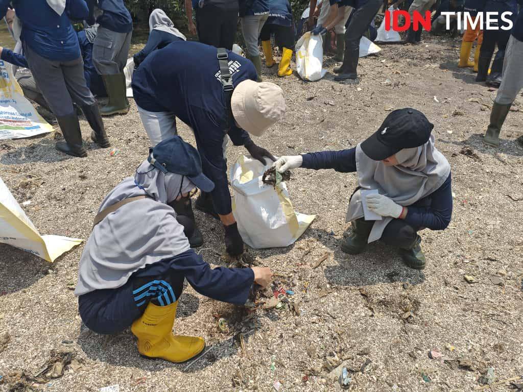 Acara "Paragonian Bergerak" pada Minggu (12/10/2025) di Tanjung Burung, Teluk Naga. (IDN Times/Febriyanti Revitasari)