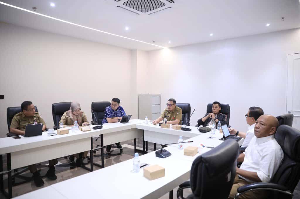  rapat pelaksanaan pengendalian perencanaan program prioritas Pemkot Makassar 2025 di Ruang Rapat Sekda Kantor Balai Kota Makassar, Senin (13/10/2025). (Dok. Istimewa)