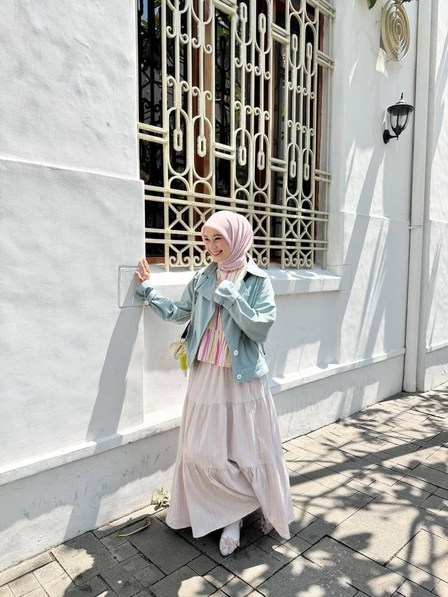 potret gaya pastel ala Ravira Naila