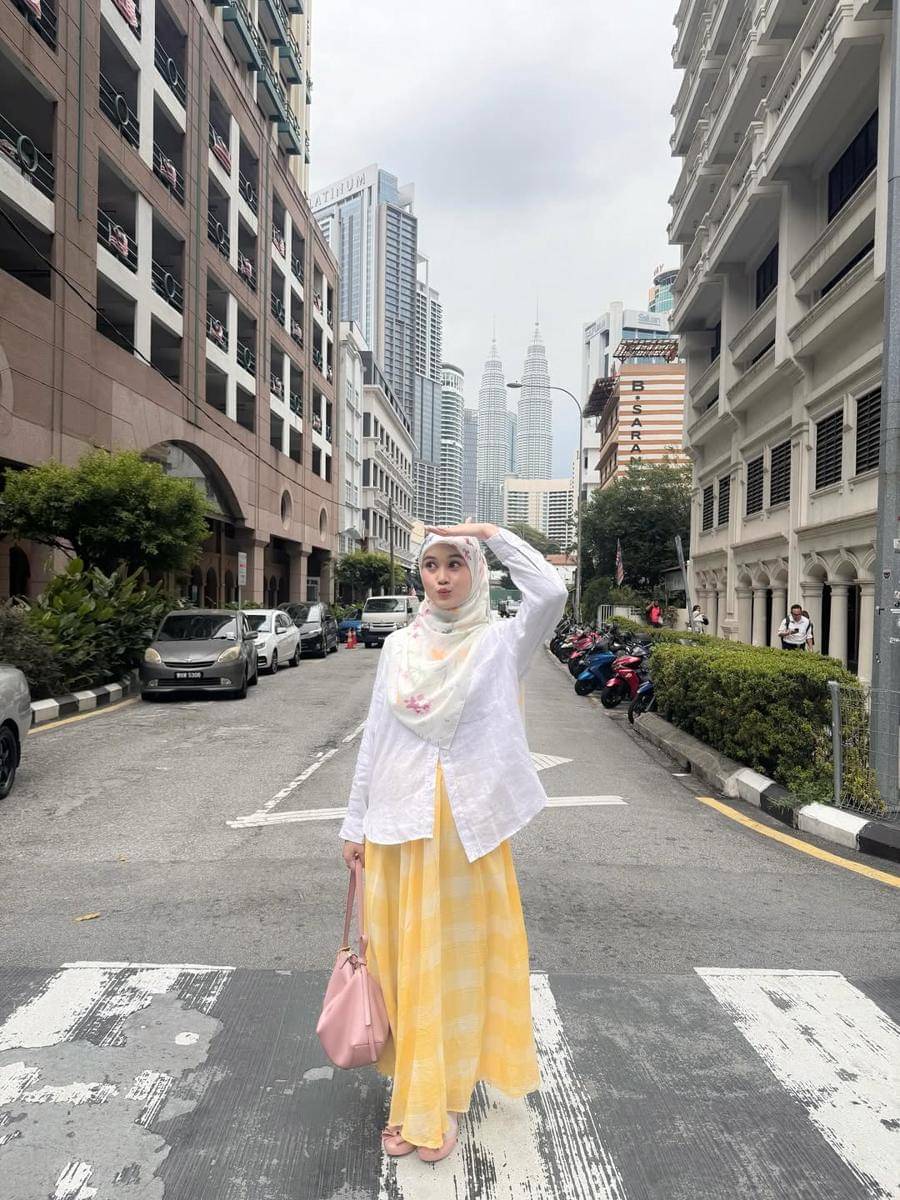 potret gaya pastel ala Ravira Naila